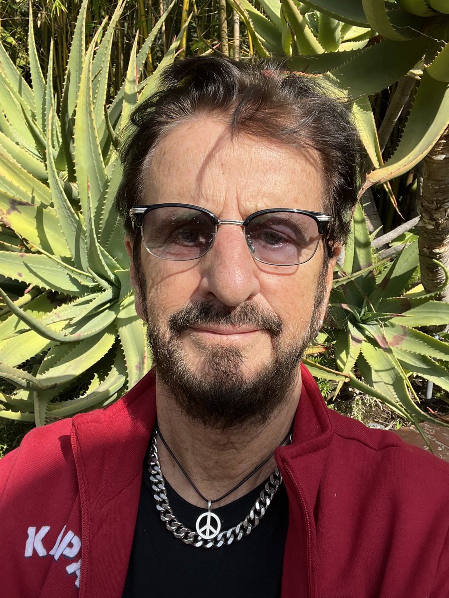 #RingoStarr tweet media
