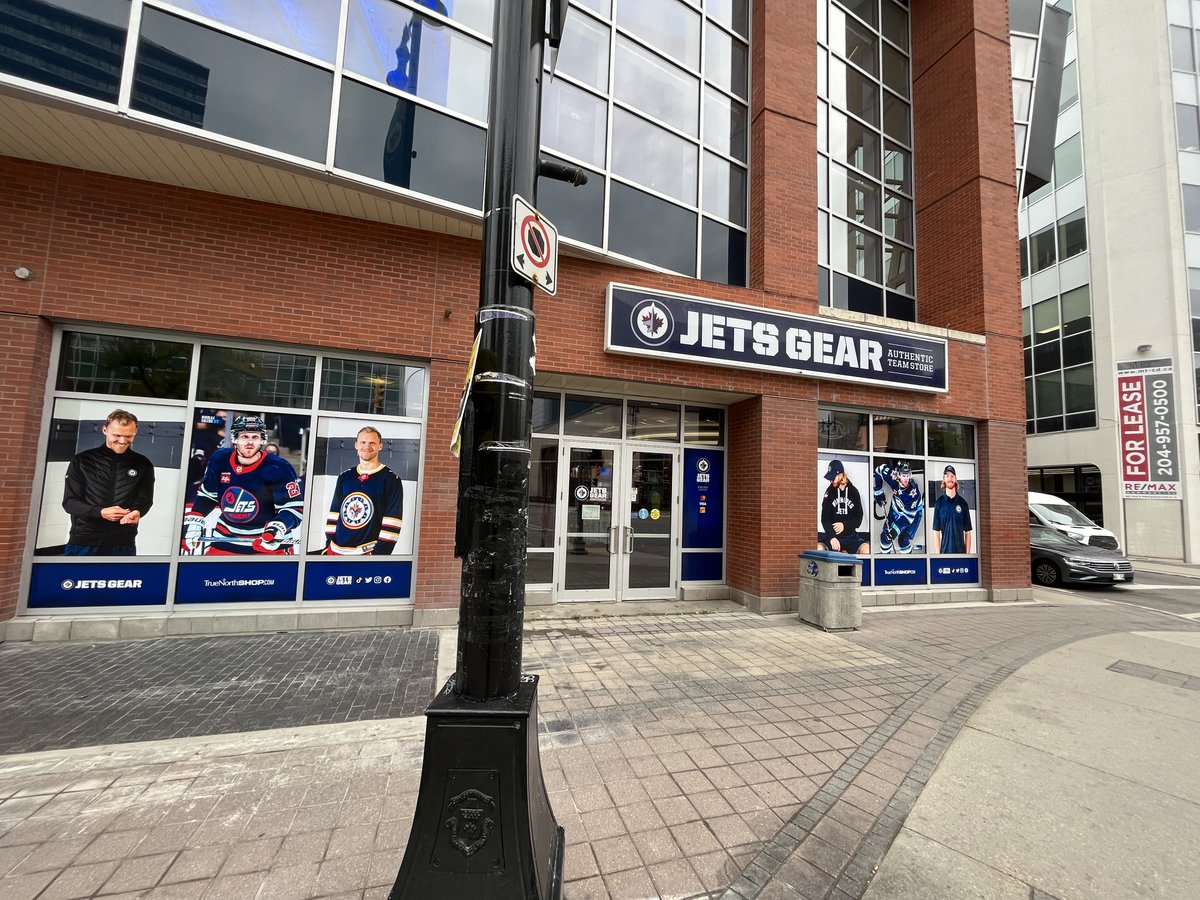 SpeedproCanada's tweet photo. Did someone say 'Jets Gear'?  SpeedPro Winnipeg North has been busy completing this storefront signage as the Jets store prepares to outfit the citizens of Winnipeg with Jets Gear!! #SpeedProWinnipegNorth #SpeedPro #storefrontsignage #windowsignage https://t.co/QQ5E6RqDSN