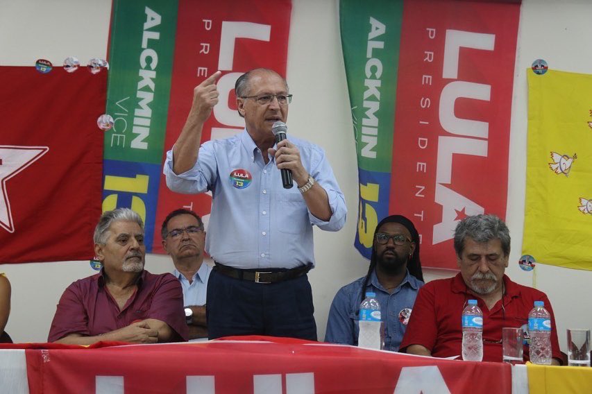 geraldoalckmin's tweet photo. Foi uma alegria estar com os amigos de Bauru, no interior paulista, neste bonito e animado encontro com os partidos da frente democrática liderada pelo presidente @LulaOficial, representantes da sociedade civil e líderes políticos de toda a região. https://t.co/g4NJyvBs5U
