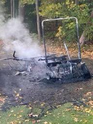 eddiewhite3's tweet photo. Do cigars & golf mix? Wednesday at Woodland in Indy, a butuane lighter spontaneously combusted in a golf bag! Mulligan OK? #OnefortheAges. @GolfChannel @GolfDigest @RexChapman https://t.co/ay3yQN3yyT