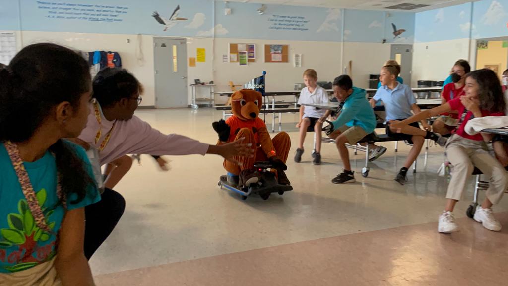 ITEPTA1's tweet photo. What an amazing day we had kicking off our second annual Trick or Trot Fundraiser! The students jammed out to DJ Jason Bank's awesome songs while Little Thunder made a special appearance on the Crazy Kart Electric Go Cart! Register here: https://t.co/cNZVFriIS6. https://t.co/c3jxj8oZhx