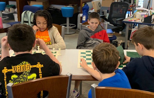 Great crew for our Pine Grove Chess Club #esmPGproud ♟️ 🧡💙 @espath_ @spkowalski @trsweeney44