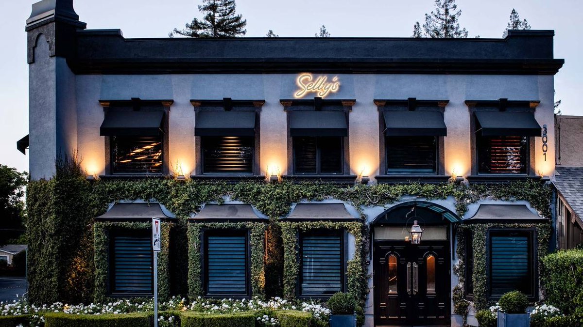 We invite you to join us Wednesday, November 9 at 6 PM as Associate Winemaker Jenna Davis leads a tasting of our wines perfectly paired with Michelin-star cuisine at Selby's Restaurant in Menlo Park. To secure a ticket, please go to l8r.it/tfkB. #dumolwinery #michelin