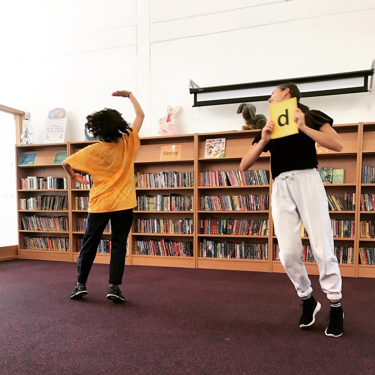 madebyKG's tweet photo. Another day another library for #TheStoryDetectives Katie Albon @MegGriff27 @chloechubb ! Today we’ve been rehearsing at #AshburtonLibrary @CroydonLibs, getting ready for performances as part of the @Delightcharity #DelightInDance programme after half term #acesupported https://t.co/OqySpvd3Gu