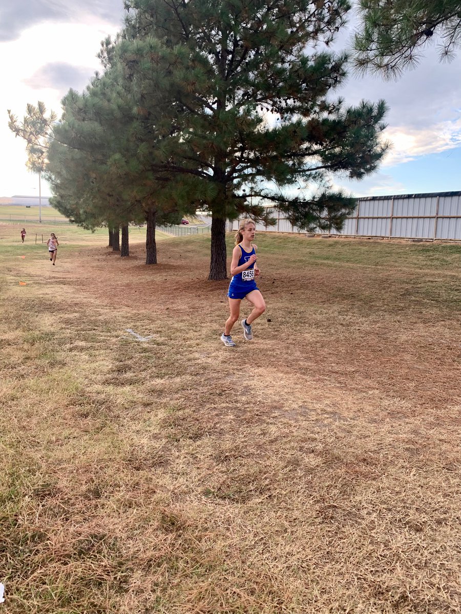 Metro Lakes Conference meet at Tahlequah today!! Reeve Ross earned All Conference status by finishing 6th and running a PR! Kennedy Montgomery followed her also having her best race of the season!! We are gearing up to finish the season strong! Great Job Ladies 💙🏃🏽‍♀️💛