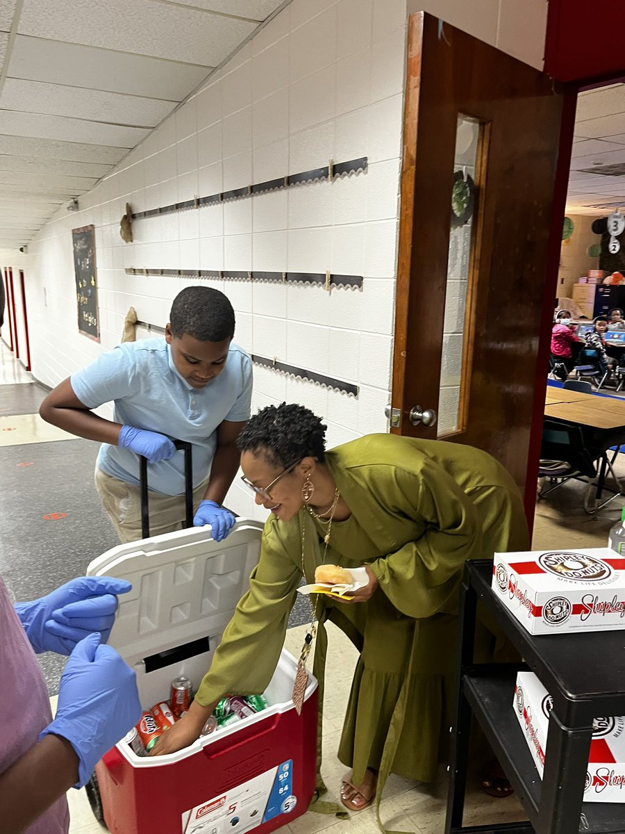 Jr Beta Club candidates kicked off this month my focusing on GIVING BACK- “Service”. Today, we toured the school before classes, thanking teachers/paras for “Impacting Others”, Donuts and a drink from Jr Betas <a href="/nationalbeta/">National Beta</a> <a href="/DrJermallWright/">Jermall Wright</a> <a href="/MabelvaleElLRSD/">Mabelvale Elementary</a>