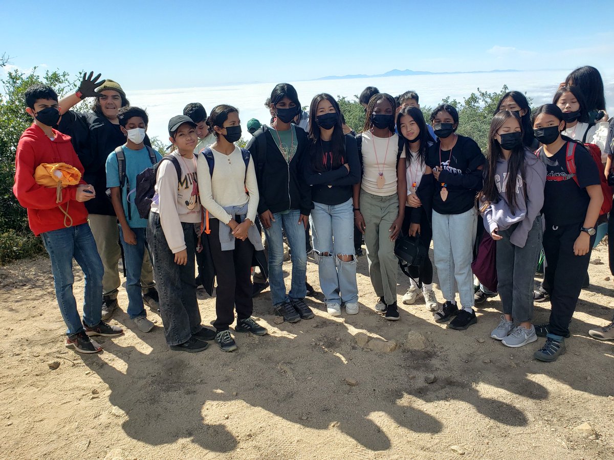 MsMimura's tweet photo. 😇💙🏕 🏞 Lookout hike this morning before the drizzle! #FAOSS @FirstAveMS @ArcadiaUnified @FirstAvePTSA https://t.co/fUCZ7LYsXa