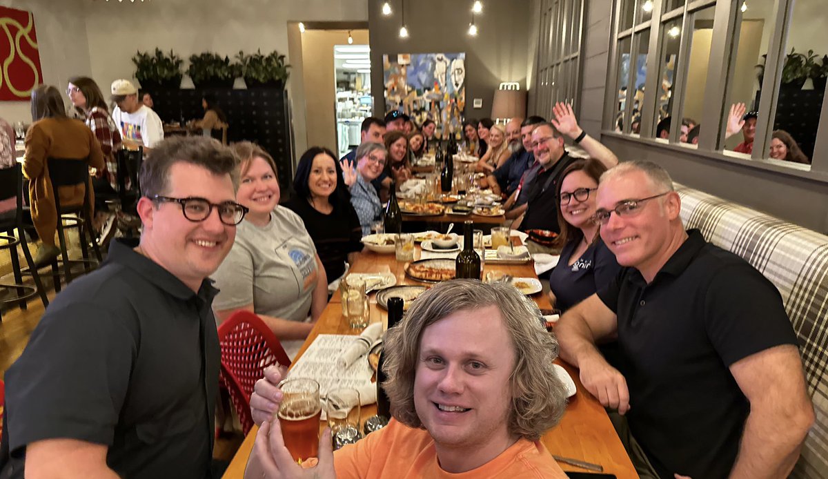 braverymedia's tweet image. Another #HigherEdPizza in the books with the delightful #HEWeb22 crew!