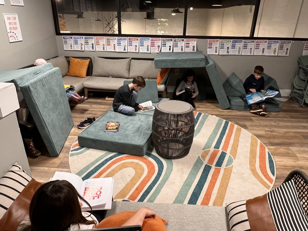 Learners independently jump into DEAR when they get in from recess 📖 I love seeing all of their creative spaces they create ❤️