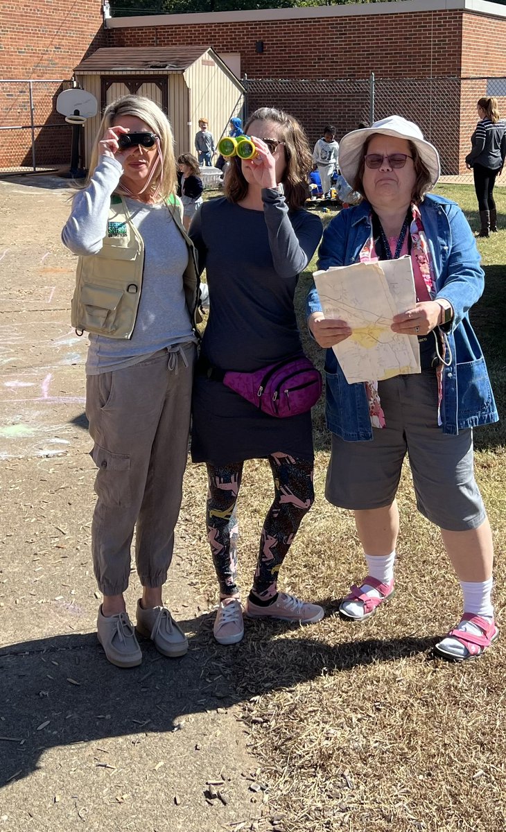 Mrs_Brown_GES's tweet photo. Pre-K enjoying tourist day. Love this crew!!! 💓🥰📸 https://t.co/HqsSQY8DzL