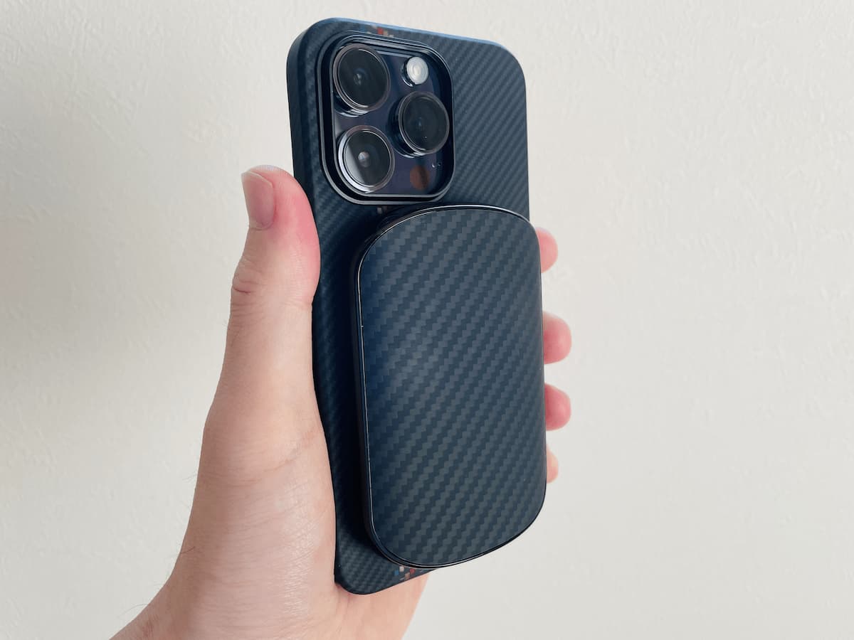 gadgetspace_'s tweet photo. PITAKAのiPhone 14 Pro用ケースをレビュー！

できるだけ薄く
できるだけ軽く

限りなく裸に近い状態で
iPhone14 Pro を使いたい

そんなあなたにおすすめのケースです😊

アラミド繊維の凹凸が滑り止めに
MagSafeも完全対応しています👍

https://t.co/f9EMDPfrON
@PITAKA_Japan https://t.co/zcjz8V8VPd