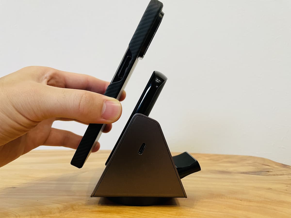 gadgetspace_'s tweet photo. PITAKA 3-in-1 MagEZ Sliderレビュー！

iPhone14シリーズもバッチリ対応！

・iPhone14 Pro
・TWSイヤホン
・Apple Watch

全て同時に充電できます。
寝る前にパチっと置くだけ。
朝起きたらフル充電。

ケーブル抜き差しが面倒だと感じている方におすすめ👍

https://t.co/HUvb28uzmV
@PITAKA_Japan https://t.co/GXmH4h3ybD