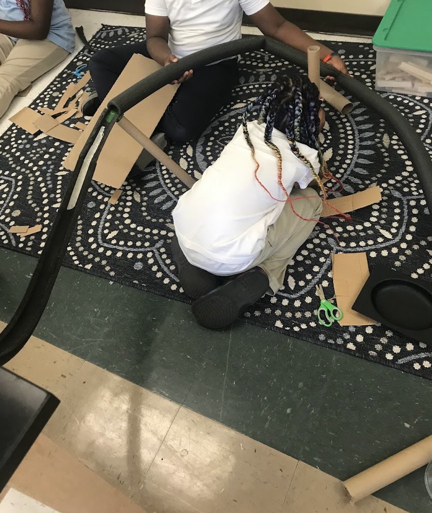 2hawks214's tweet photo. In our 3rd week of exploring ramps, slopes and inclines the kids were ready to take on the challenge of devising their own ball ramps ~ @hinclusion @BostonSchools @bpsSTEMdept #bpsstem #bostem These 3rd & 4th graders rocked it! @Dove soap boxes are great to use in #STEAM class! https://t.co/8XIDcxHd2F