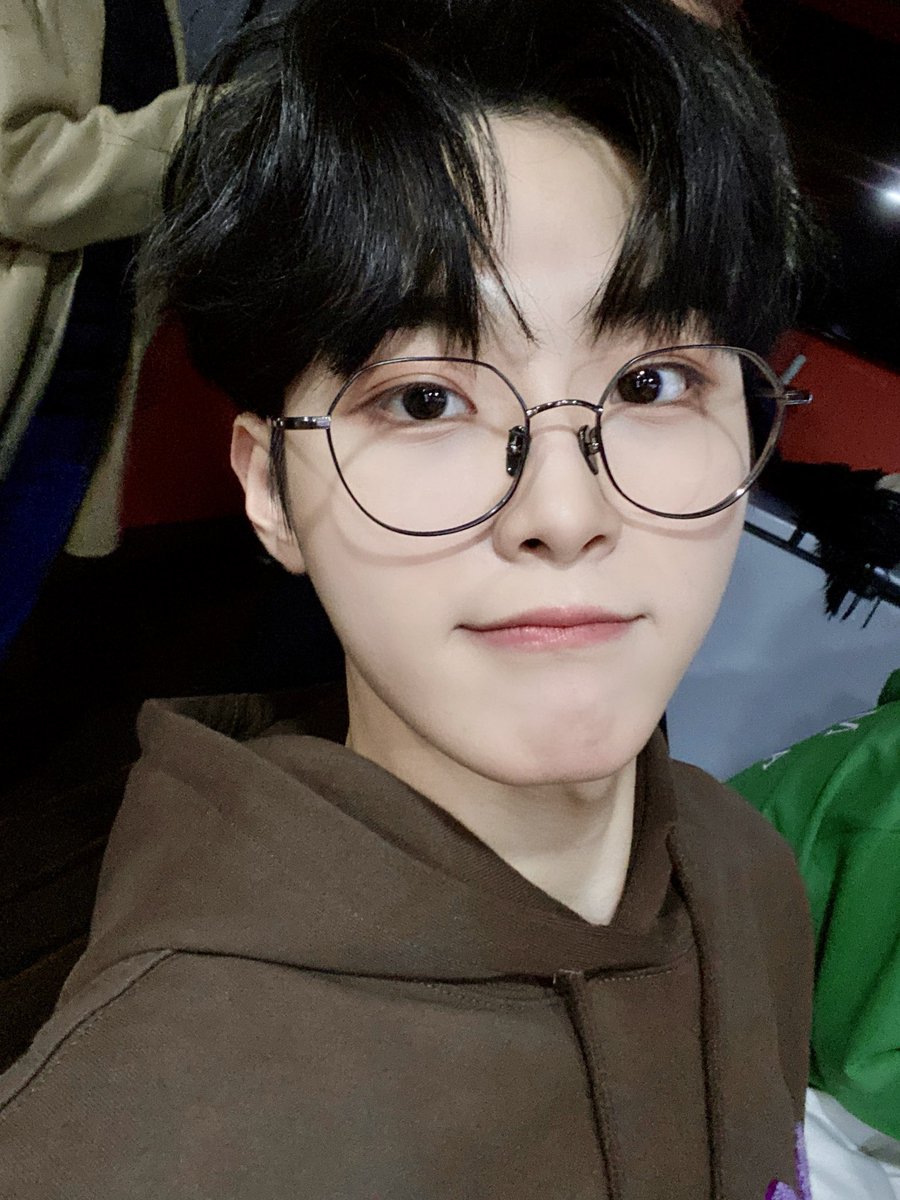 toowice_offcl's tweet photo. 🤎

#SEONGMIN #성민 https://t.co/asN5nxBaby