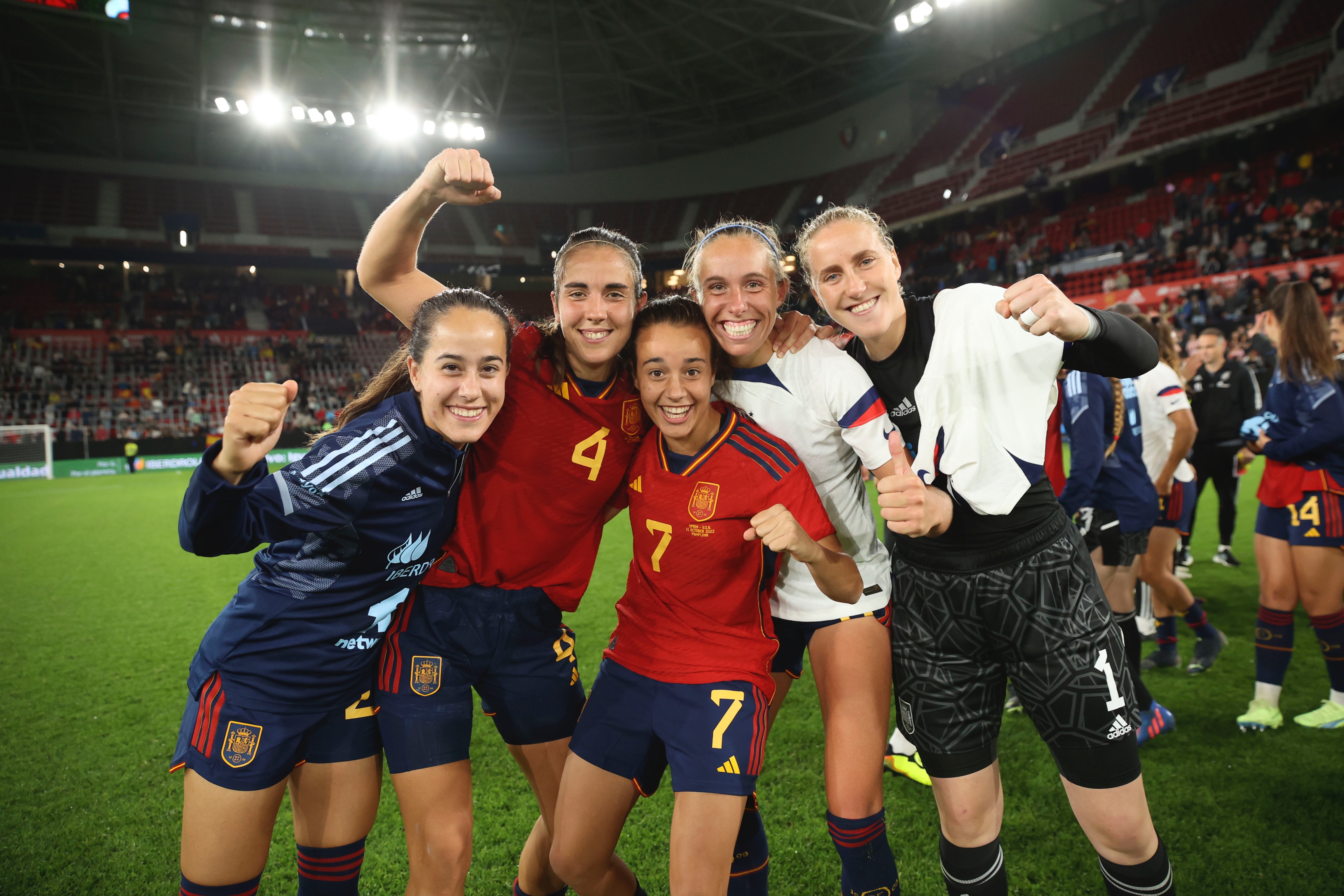 Selección Española Femenina de Fútbol Twitter: "😎 Y SE FORMÓ LA GOZADERA. #JugarLucharYGanar https://t.co/lLCm59SDOM" / Twitter