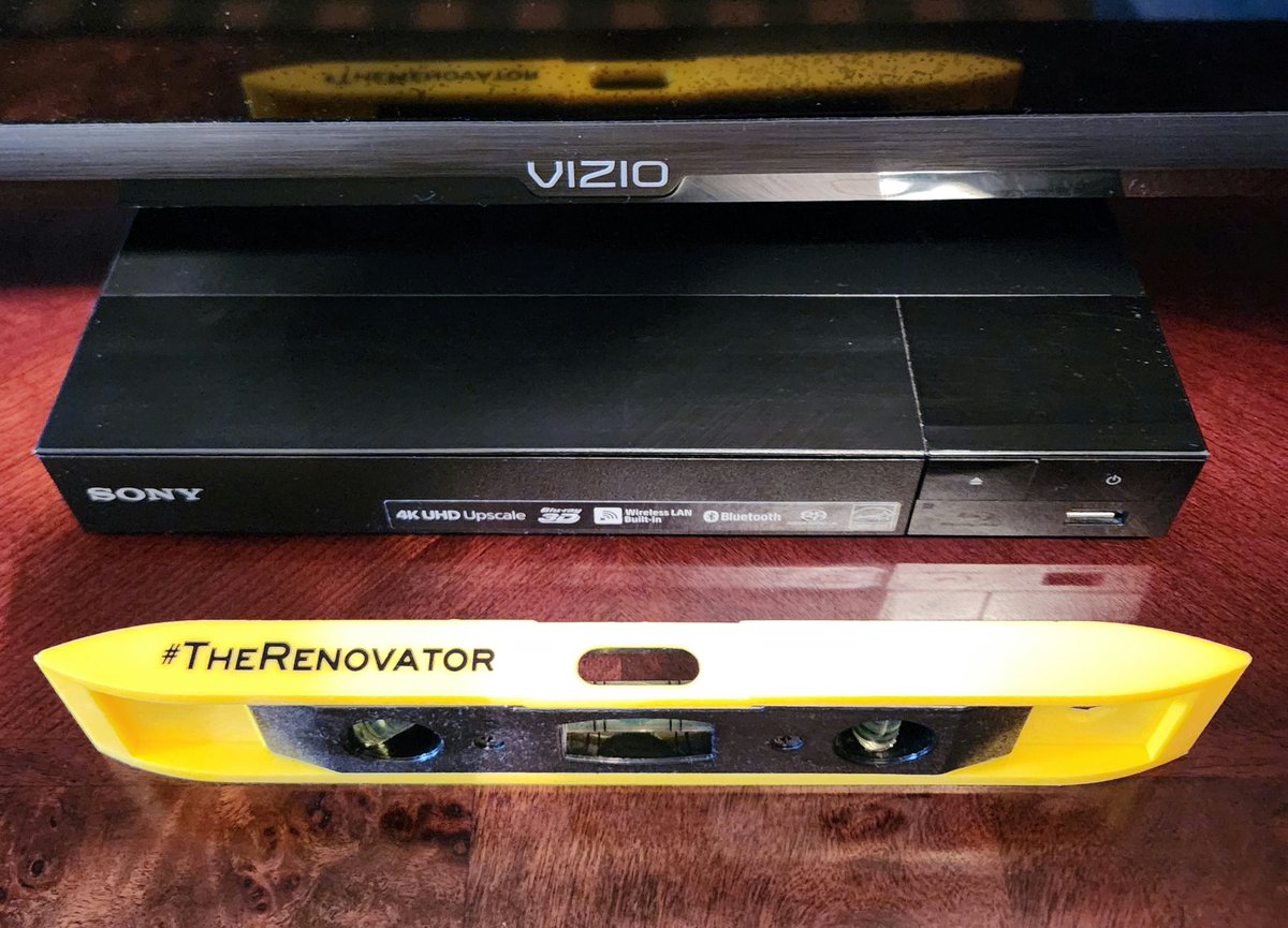 KarenMcCollum12's tweet photo. It's almost time for #TheRenovatorHGTV with @marcuslemonis 🙌 Friends &amp; family, get ready to tune in at 8/7c tonight on @hgtv 📺🍿I'm making sure my TV stand is level while patiently waiting! https://t.co/E0QZCrBT0R