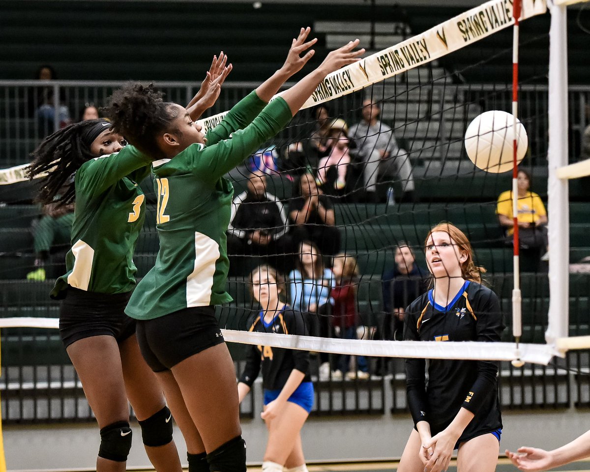 GoFlashWin's tweet photo. 🟡🟢🏐 Passing these photos over to you Vikings! Get more of Spring Valley Varsity and JV Volleyball be Fort Mill at https://t.co/EYyNVKG9ml. RT and Follow.  @SV_Vikings https://t.co/kHCgxSmzHN