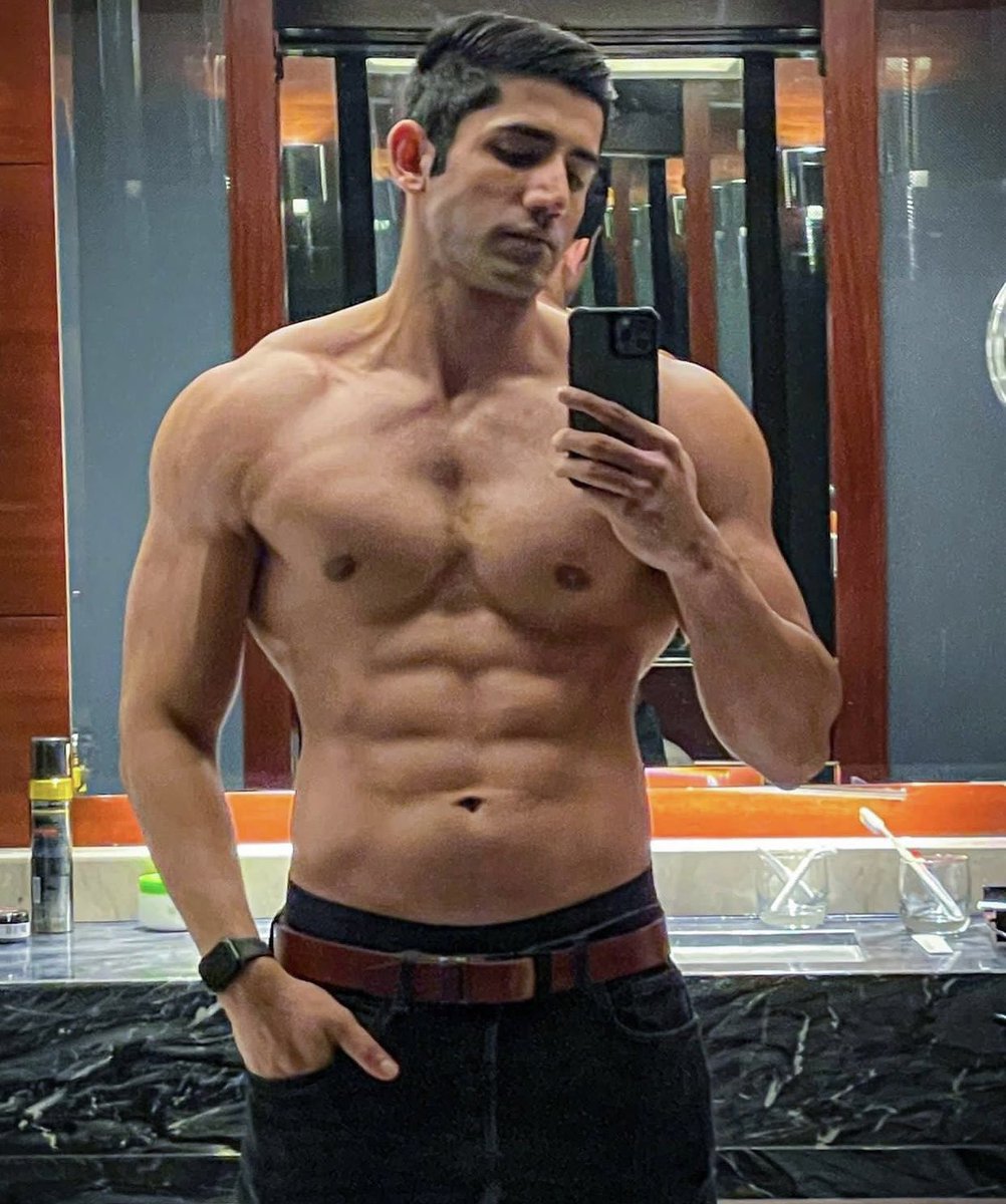 man82526756_man's tweet photo. Daddy Mood๐ฃ๐ค #varunsood #VarunDhawan #sexy #RanbirKapoor #Bollywood #body #hot #aznude #ArjunKapoor #VickyKaushal #ViratKohli๐ต https://t.co/tEV7TopQIa