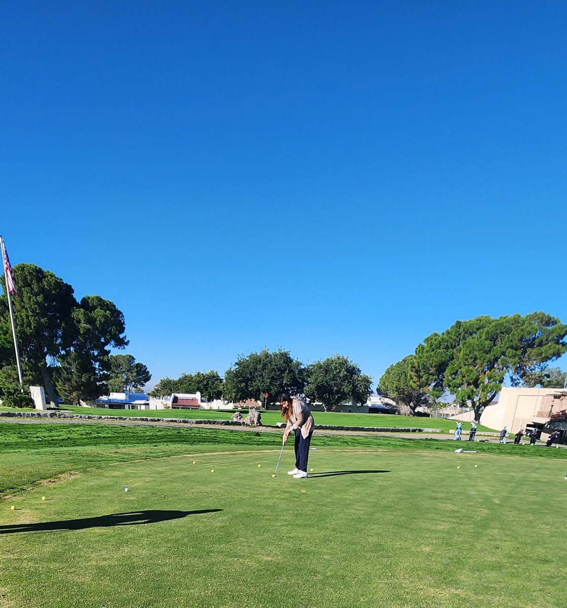 sehsgolf's tweet photo. SEHS Golf Team went to practice at Horizon Golf Course and had a great practice. Kids are getting better everytime. Tomorrow we are at Ascarate GC.
@CjakschJaksch @Marioni_SEHS @jmezachavez
#gettingbettereverytime https://t.co/YPA6O1wFAr