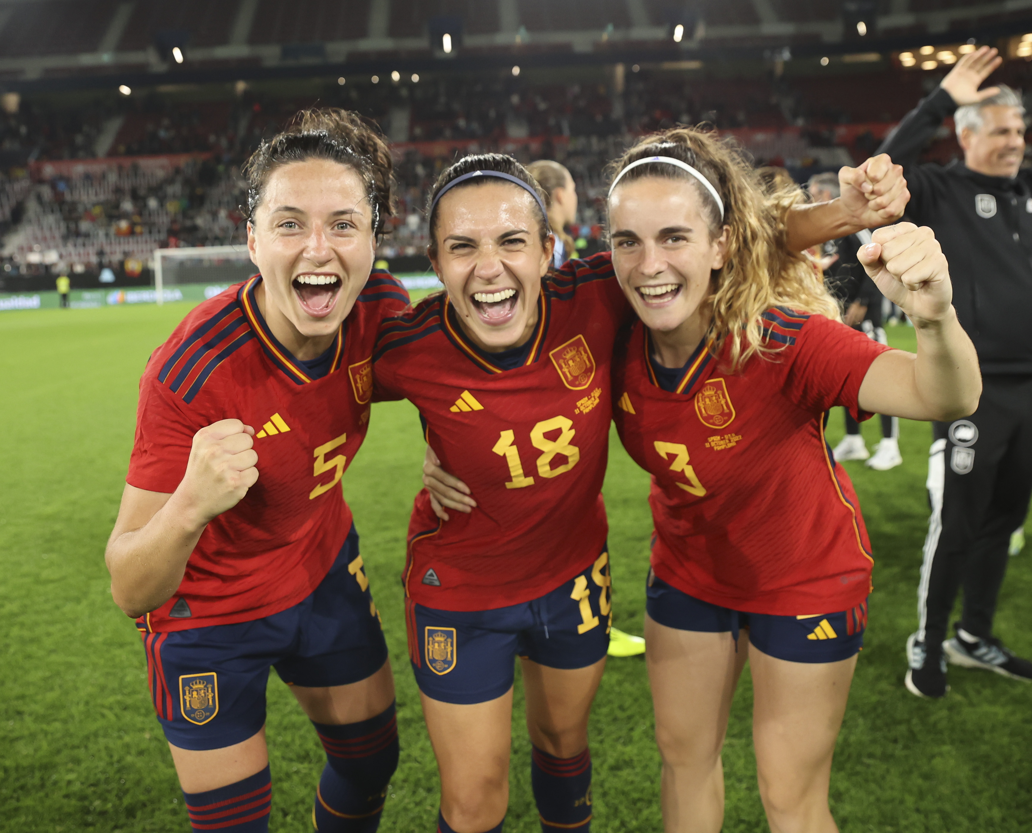 Selección Española Femenina de Fútbol Twitter: "😎 Y SE FORMÓ LA GOZADERA. #JugarLucharYGanar https://t.co/lLCm59SDOM" / Twitter