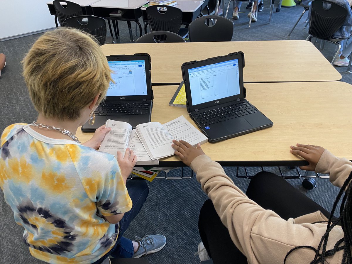 AnnaWoodAVES's tweet photo. Better keep an 👀 on these 5th graders! They are quite the investigators. 🧐🔎
They’re looking for textual evidence to give us clues into what each of our characters are like. #OperationFrogEffect
#WeAreAviators https://t.co/RM0H4p4VLz