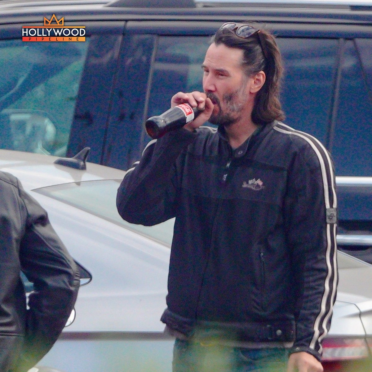 SPOTTED: Keanu Reeves hanging out with friends in Malibu, CA. The Matrix actor was spotted sipping a Coke while checking out an ARCH motorcycle. Video coming soon... (📸:Backgrid) ⁠ #KeanuReeves #ARCH #Malibu #CelebritySightings #EntertainmentNews #HollywoodPipeline