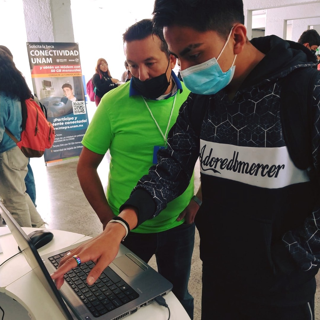 UNAMdigital's tweet photo. Como parte de la #GiraDGTIC para ofrecer orientación en el uso de nuestros #serviciosTIC, hoy visitamos la #ENP4 ¡Gracias por recibirnos y acercarse a nuestro stand!
#DGTICentuPrepa #TodosenLíneaconlaUNAM #Prepa4UNAM https://t.co/NcFvfzjgAa