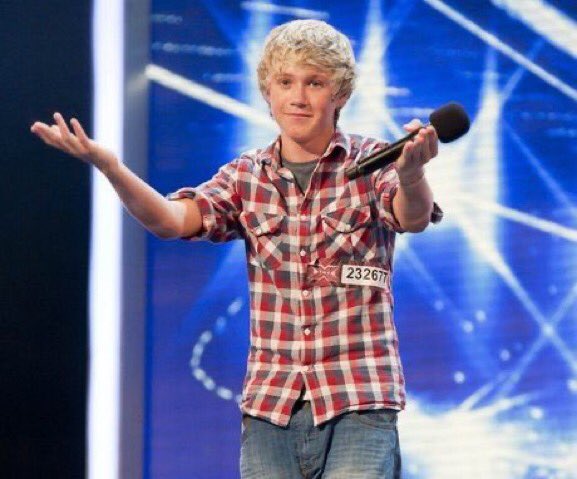 Are1DBackToday's tweet photo. We went from this.                To this. https://t.co/ezNAyV2uGH
