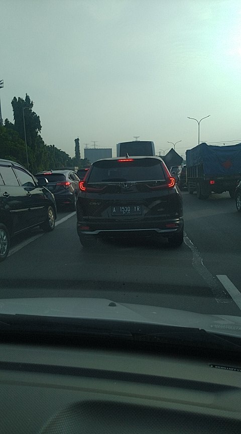 yeri_2010's tweet photo. @RadioElshinta padat merayap tol janger dr karang tgh ke kembangan/tomang https://t.co/hbAhZj6Gwp