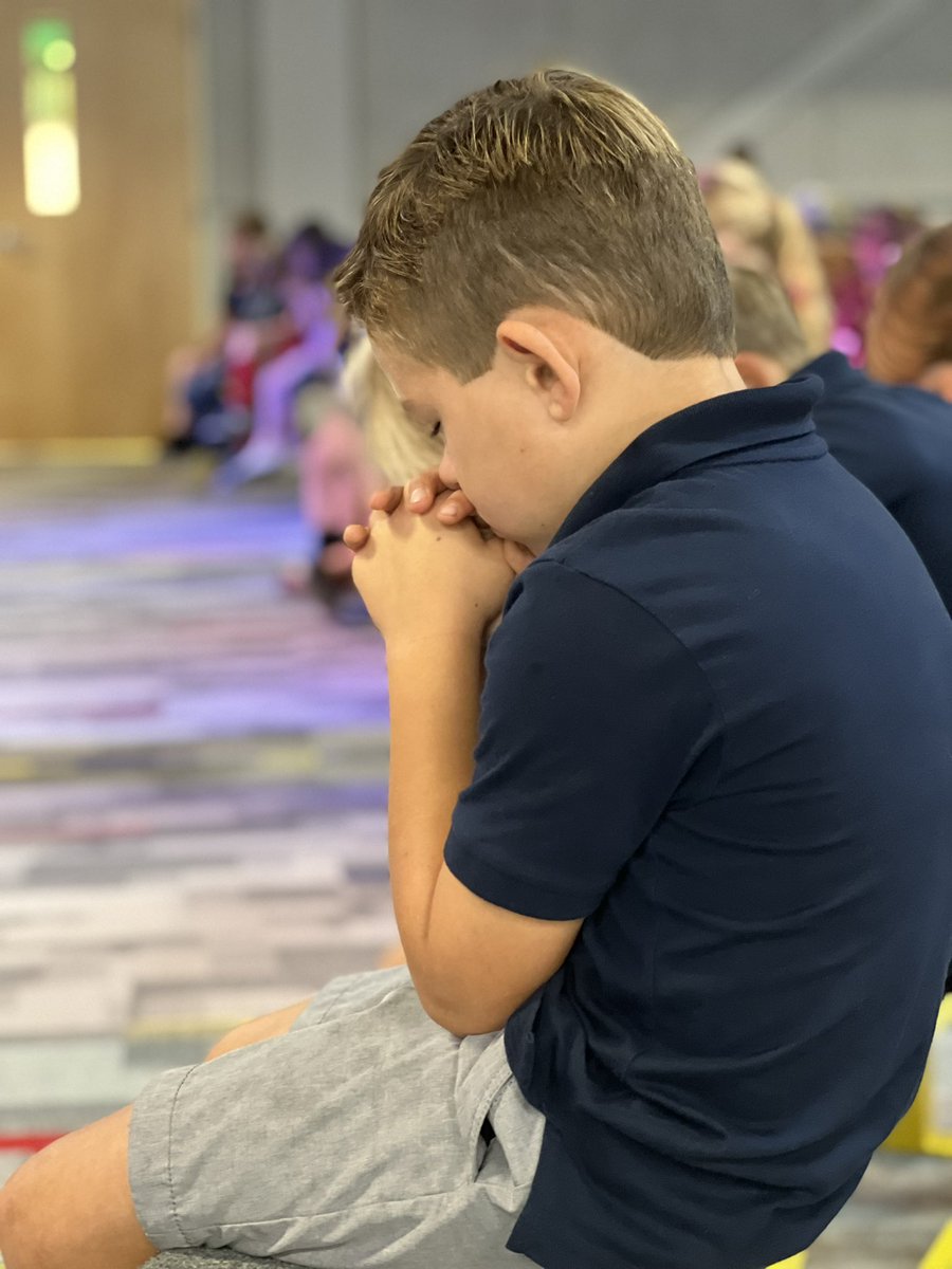 AaronWMatthews's tweet image. Jennifer sent me this picture of Sperry praying in chapel this morning. It is satisfying to my soul to see my child seeking after the Lord. #sperrydouglas #firstacademy