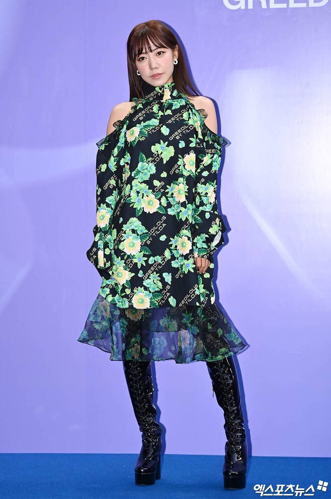 npomvtt's tweet photo. Namjoo do APINK durante o desfile da coleção Primavera-Verão 2023 da GREEDILOUS na "Seoul Fashion Week 2022". https://t.co/uuk5DviNNG