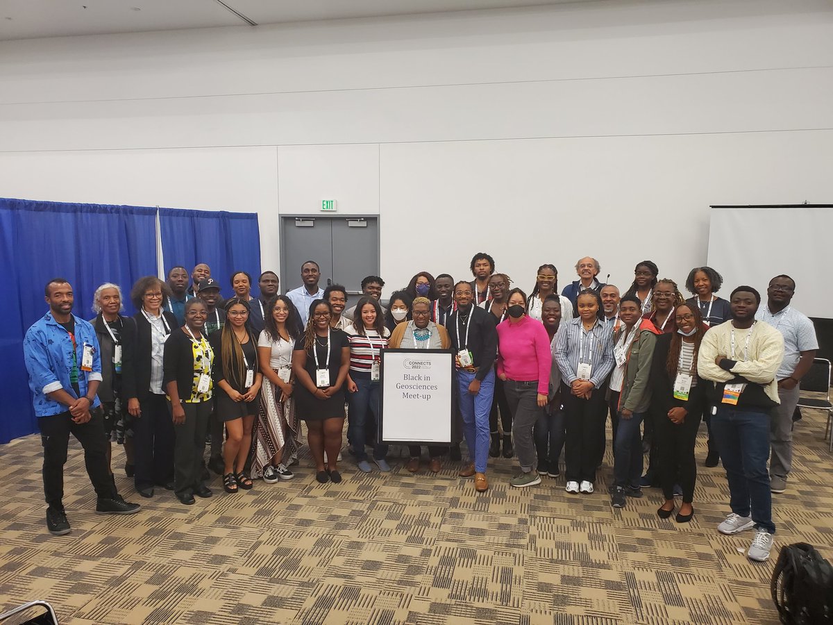 BlkinGeoscience's tweet photo. This is amazing! The stories and the people making this @geosociety meeting worth it 
@future_rift_doc @volcanogirl17 @HydroGeoTrini @DrSCNyarko @geojessm @HendrattaAli @foramsraqu  @_vividreams @magabritle @DrKieronPrince @Ennymatics @DrEngineer and all. We🤎to see this. https://t.co/kcfztCecLE