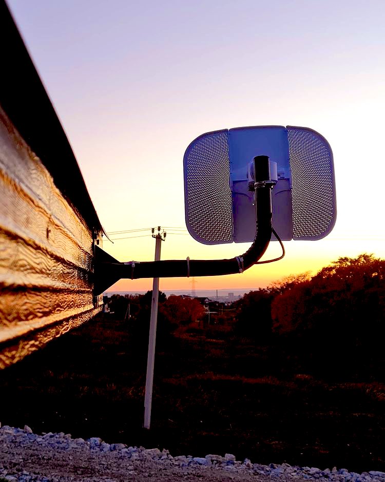 PesalinkTz's tweet image. We connect you with seamless,unlimited internet via Radio Antennas (Microwave Connection).
Giving you freedom to stream,download,share ,without limitations of bandwidth.                            #Unlimited_Internet_In_Dsm #wireless_connection #wifi_solution