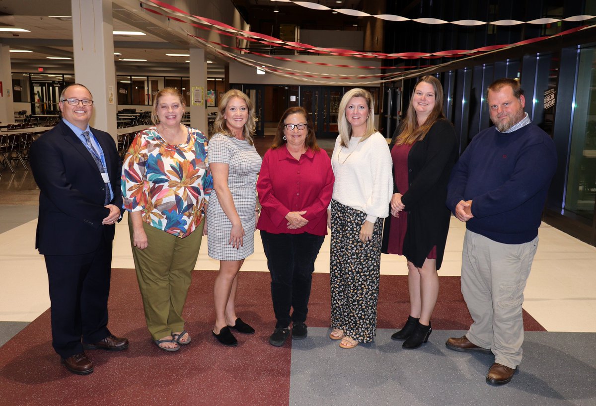 SalemVaSchools's tweet photo. The #SalemVA School Board took time to highlight the @SalemSpartans tonight as the high school became one of only 16 schools in Virginia to be named a Special Olympics Unified Champion School. Teachers &amp; student athletes were on hand to celebrate the amazing honor. #SampleSalem https://t.co/oC1T94szGa
