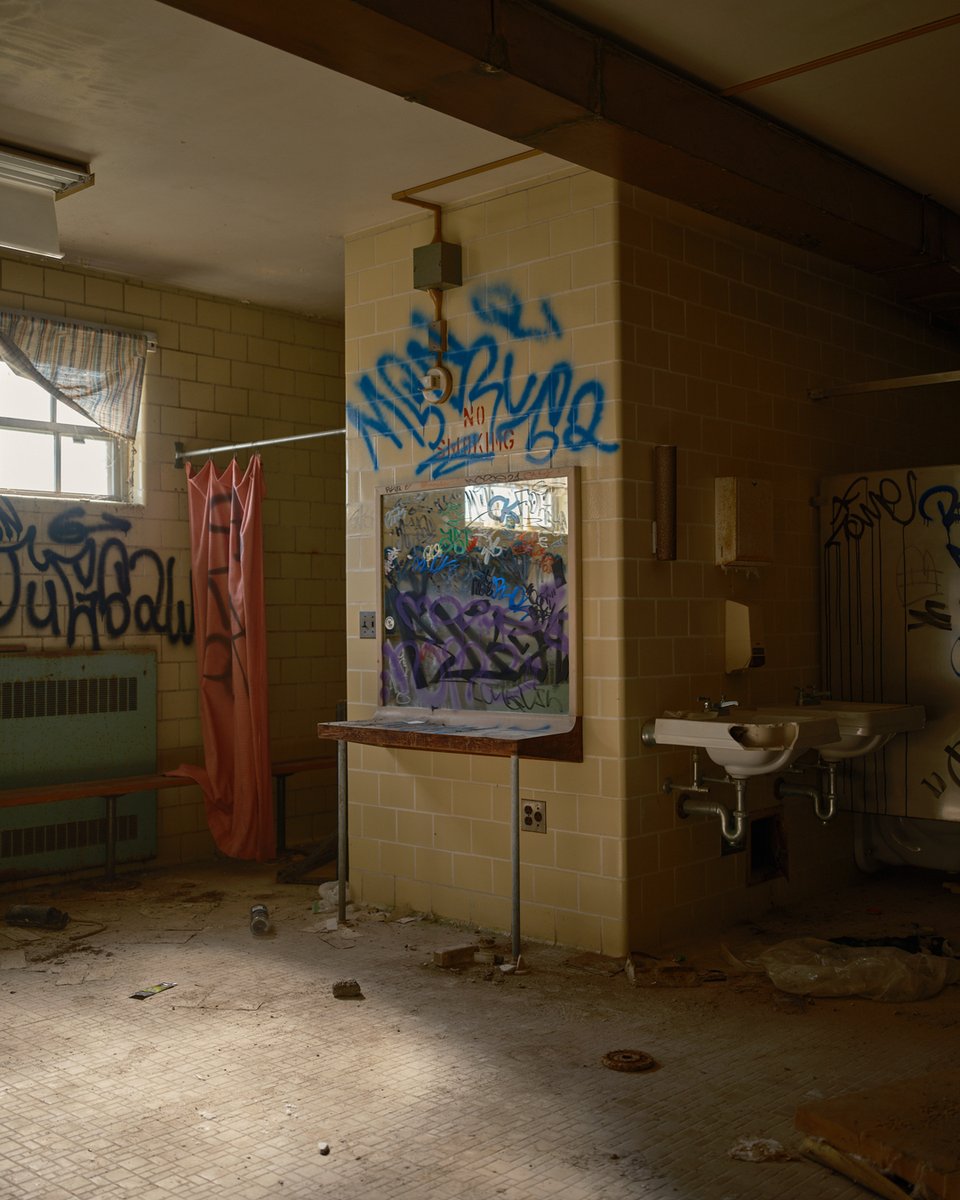 dirt_culture's tweet photo. Fairfield Hills Mental Institution |Newtown, CT| 2021
https://t.co/C55S6nE7to
link in Bio
@communicationarts
@ryanmatthewcohn
#abandonig #abandonedplaces #abandoned #savethedecay #lostplaces #faded_beauties #decay_explorers #rustlord #decay_explorers #abandoned... https://t.co/rGQ4ri8Rbv