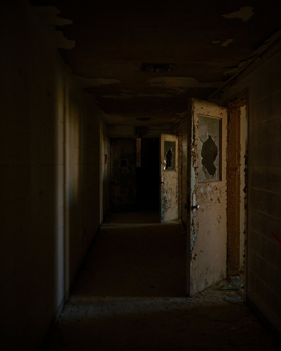 dirt_culture's tweet photo. Fairfield Hills Mental Institution |Newtown, CT| 2021
https://t.co/C55S6nE7to
link in Bio
@communicationarts
@ryanmatthewcohn
#abandonig #abandonedplaces #abandoned #savethedecay #lostplaces #faded_beauties #decay_explorers #rustlord #decay_explorers #abandoned... https://t.co/rGQ4ri8Rbv