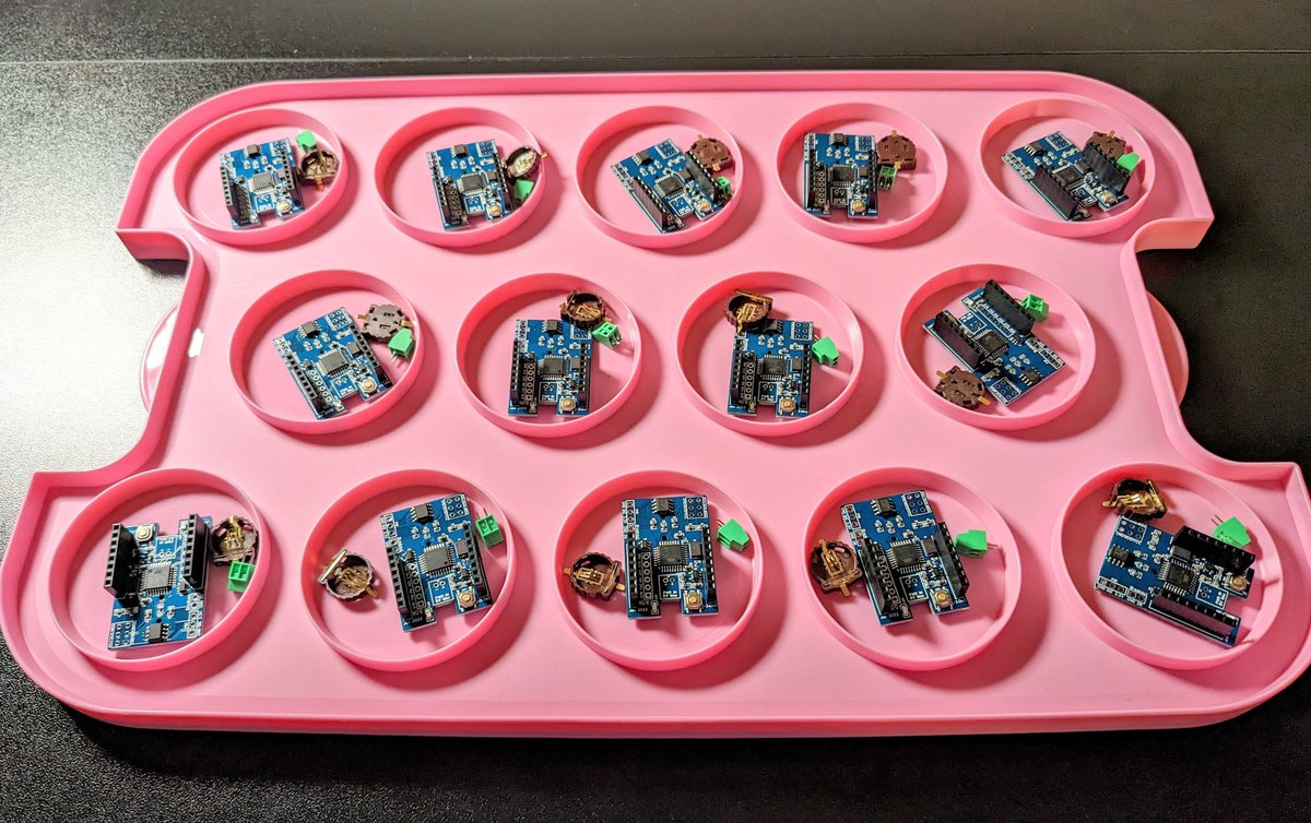AustinLGreene's tweet photo. Hot tip: Cupcake holder pans make for an excellent way to organize when you're soldering multiple assemblies at once! https://t.co/NXQDD9E8KZ