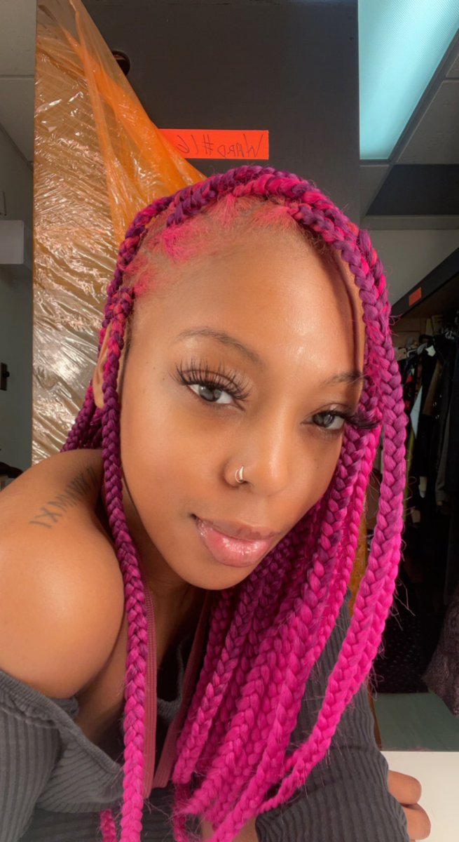 URanu_s_aTURN's tweet photo. B/c , why my Taurus #2 be snapping so hard on my hair 🔥 #Piink #Pynk #PANNNK 💖 https://t.co/QF8QOXv1Yk