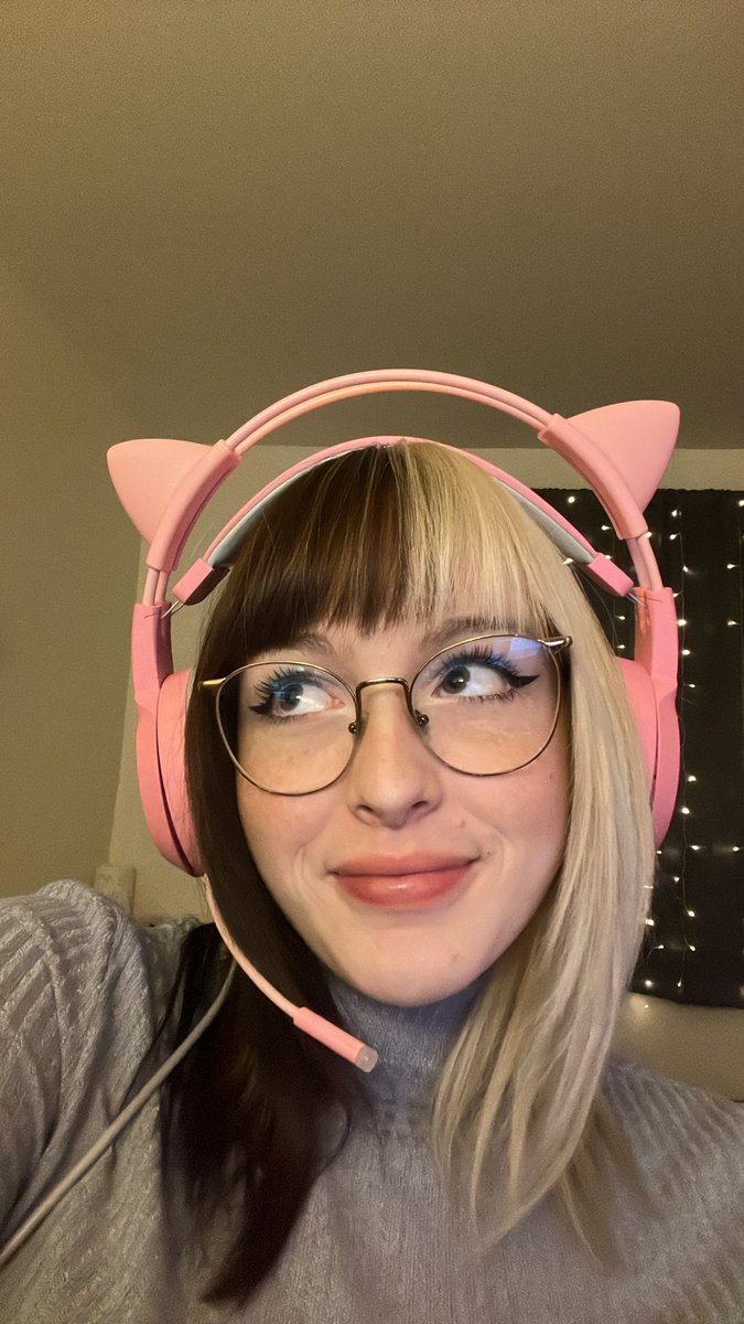 Marie_Qc_99's tweet photo. Going live right now! 🌸 Come join the ghosty family👻 https://t.co/mhT17NhqaQ https://t.co/Nq8nLwin1B