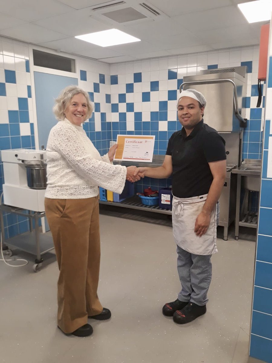Trots op alle bakkers van Hartig&amp;Zoet. Vandaag mocht ik hen behaalde bak certificaten uitreiken. Gefeliciteerd🌺. <a href="/GemivaSVGGroep/">gemivasvggroep</a>
