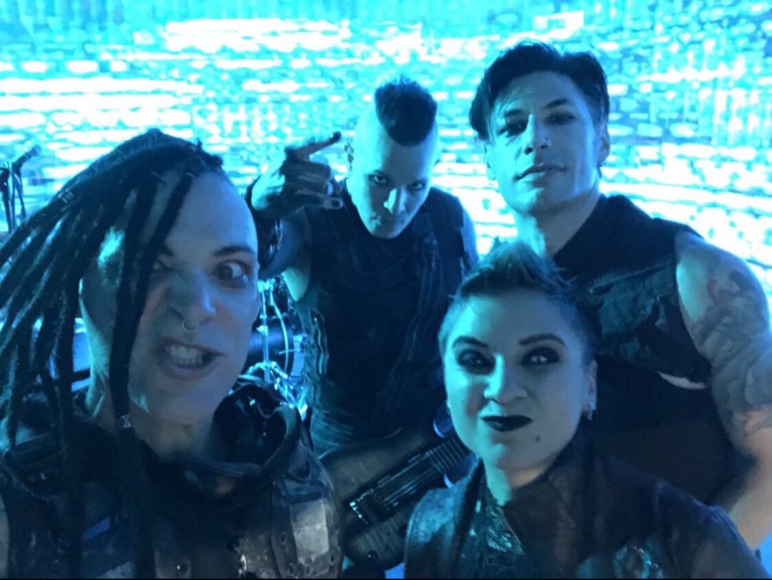 officialdkzero's tweet image. Happy Tuesday from the DK-Zero Crew! New single is kicking ass! #dkzero #Resistance #RussiaUkraineWar #NewMusicAlert