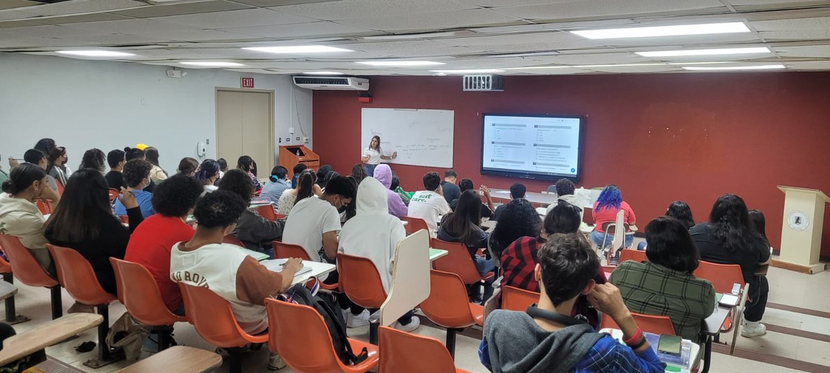 DecepUPRH's tweet photo. Este sábado pasado, 8 de octubre de 2022, se ofreció el Repaso de Inglés para las Pruebas de Admisión Universitaria a estudiantes de escuela superior. Este próximo sábado, 15 de octubre de 2022, continuaremos con el repaso de español. https://t.co/9AGr3HsnNH