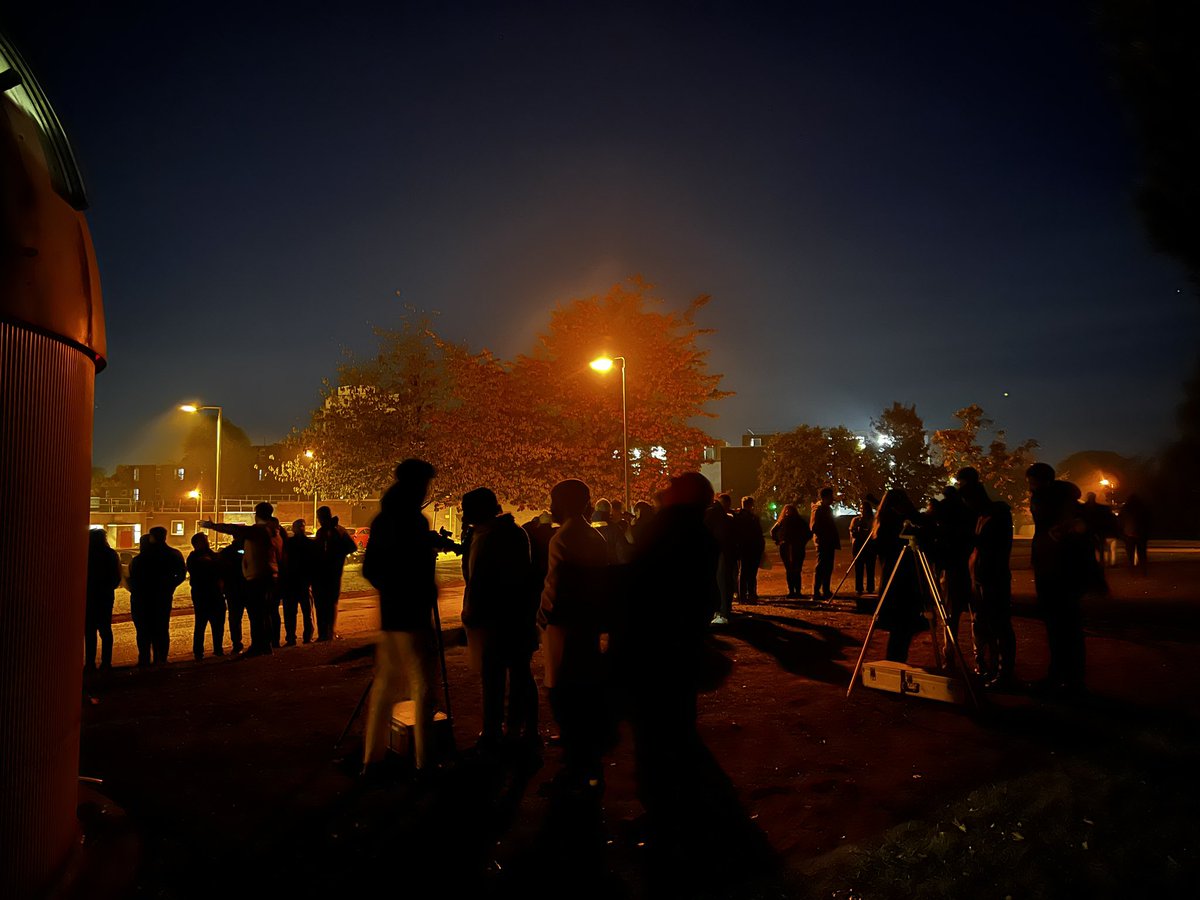 CranfieldAstro's tweet photo. Such a fantastic turnout the moon and Jupiter haven’t disappointed 🔭🌕#OnlyAtCranfield #HelloCranfield https://t.co/cHwKxzLVsv