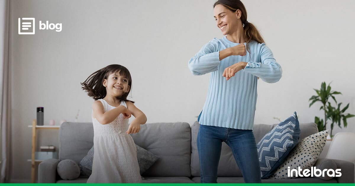 Intelbras's tweet photo. Descubra como o smart speaker pode te ajudar no dia a dia com as atividades das crianças. Trouxemos algumas ideias neste artigo. Confira: https://t.co/stDx0VsU3v
#BlogIntelbras #Intelbras #CasaInteligente #ComunicaçãoIntelbras https://t.co/kQ7tqTlrij