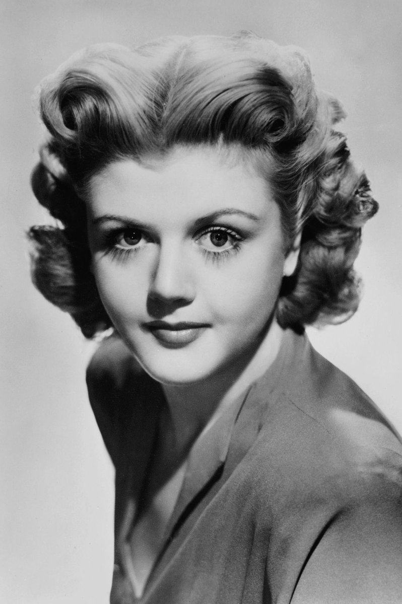 TheOldHollywood's tweet photo. RIP the iconic Angela Lansbury, 1925-2022 https://t.co/IzLZbtpiz3