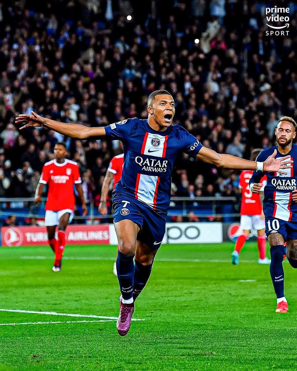 PVSportFR's tweet photo. 🔥 Kylian Mbappé devient le meilleur buteur (31) de l'histoire du @PSG_inside en Ligue des Champions devant Edinson Cavani (30). 🔴🔵
#PSGSBL #UCL #LDC https://t.co/jozufz3yoa
