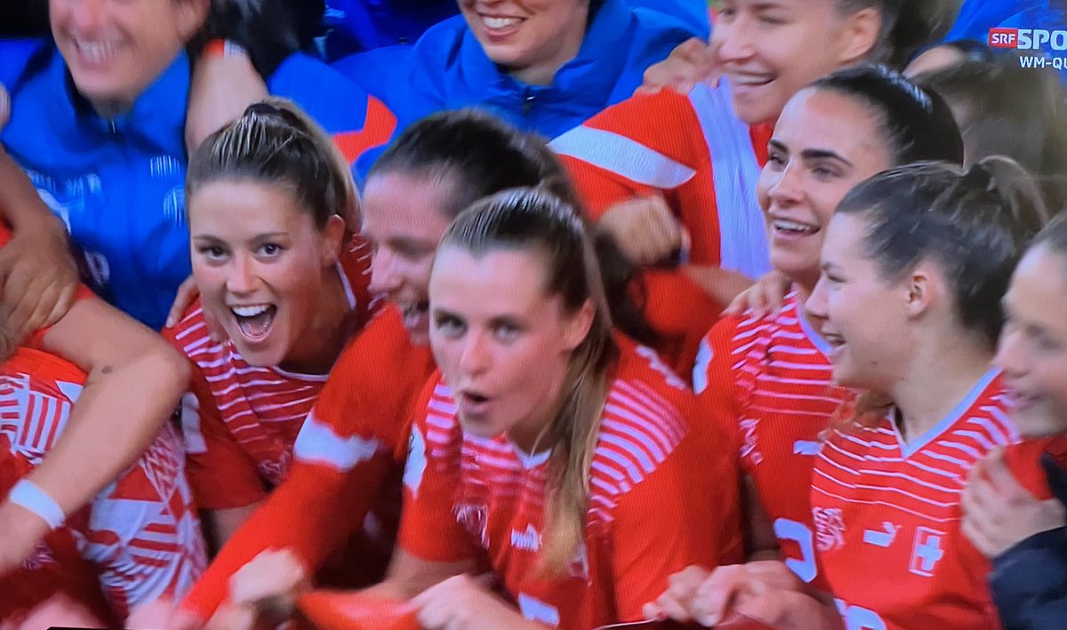 amadedotch's tweet photo. Wegen crazy Spielen wie diesem liebe ich diesen Sport. Der absolute Wahnsinn. #SUIWAL https://t.co/V5onyAp8dp