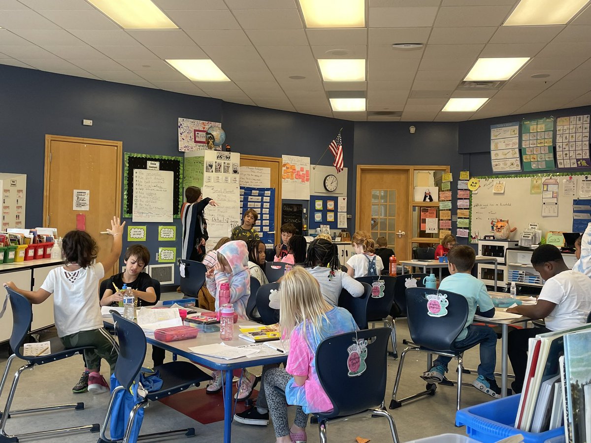 Lizcostelloabc's tweet photo. Wonderful writing in Ms. Finn’s class and letter and pattern centers in Ms. Weller’s room. A great day of learning! #onlywb #gretchkostars #wbmentoring https://t.co/LiAh17sblV
