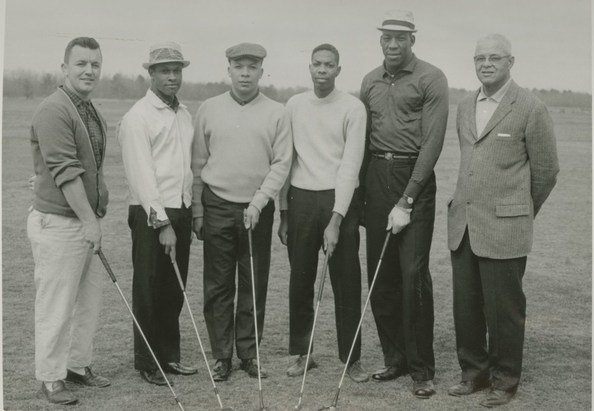 UMESHawkGolf's tweet photo. Afternoon history lesson time! Fred Engh and Bob Taylor led the menβs golf team to a Central Intercollegiate Athletic Association title in 1961. The pair also led the Hawks to an NAIA District 31 title that year. #hawkhistory https://t.co/qGpZUt6fDz