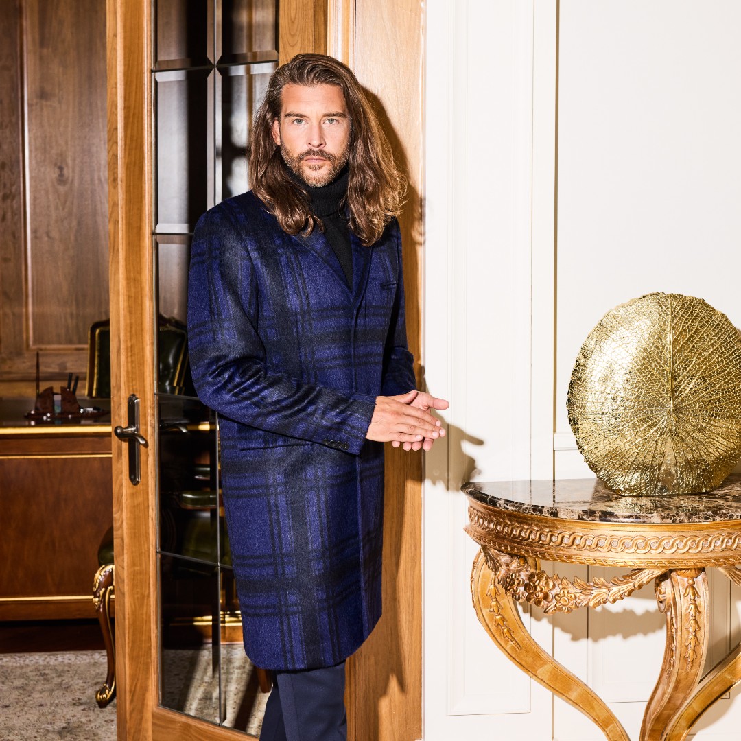 Sentaler's tweet image. Strike the perfect balance between profound elegance and function. Discover the Technical Suri Alpaca Notched Lapel Overcoat in SENTALER's first-ever Navy Plaid print. Now available at sentaler.com #SENTALERFW22 #CapsuleDrop